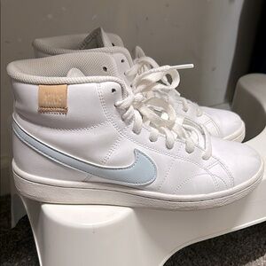 Nike Women's White and Light Blue Sneakers